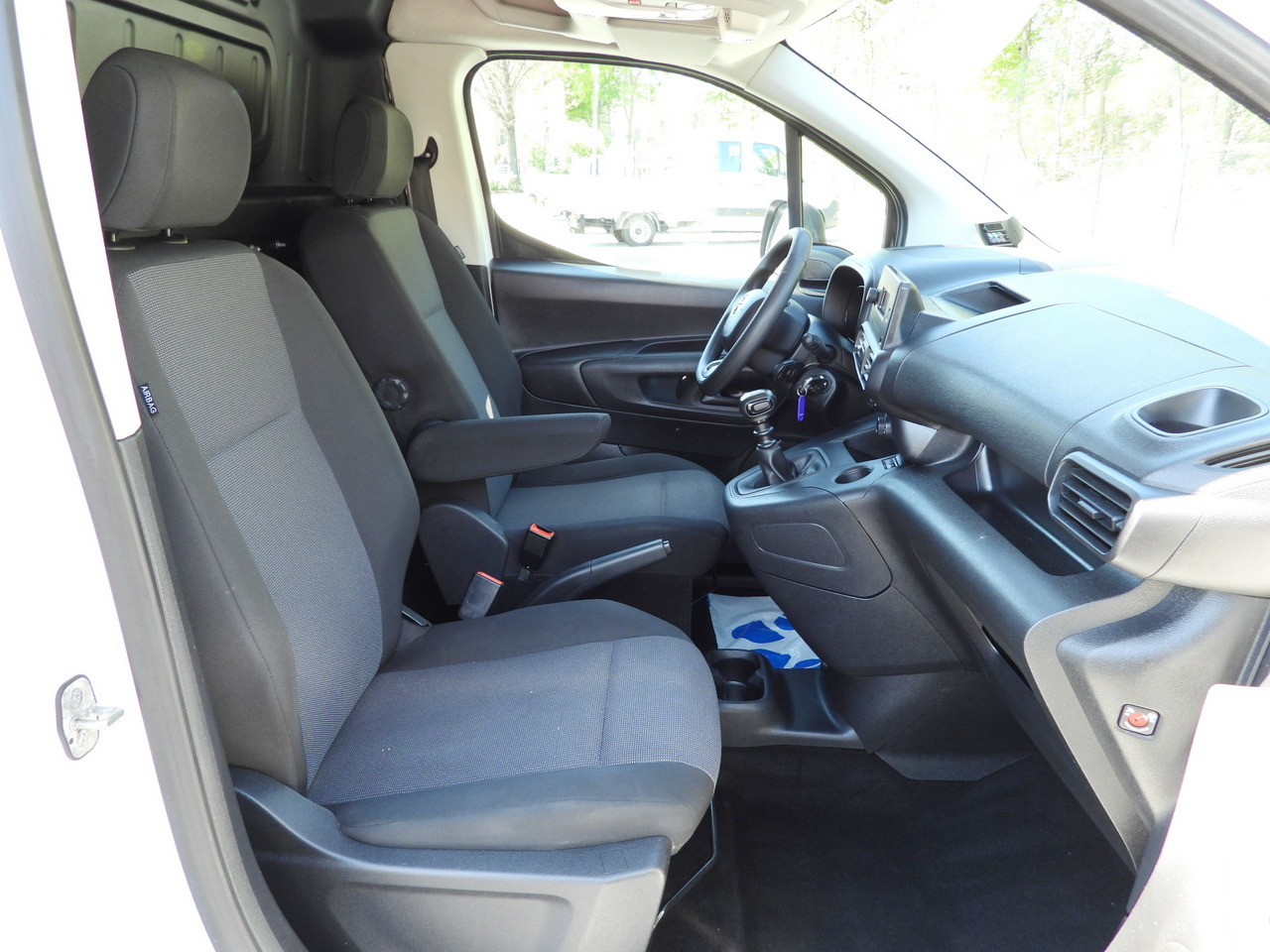 Dostavno vozilo hladnjača TOYOTA PROACE CITY REFRIGERATOR VAN -15*C POWER SUPPLY 230V CRUISE CONTROL AIR CONDITIONING 100HP: slika Dostavno vozilo hladnjača TOYOTA PROACE CITY REFRIGERATOR VAN -15*C POWER SUPPLY 230V CRUISE CONTROL AIR CONDITIONING 100HP Dostavno vozilo hladnjača TOYOTA PROACE CITY REFRIGERATOR VAN -15*C POWER SUPPLY 230V CRUISE CONTROL AIR CONDITIONING 100HP: slika Dostavno vozilo hladnjača TOYOTA PROACE CITY REFRIGERATOR VAN -15*C POWER SUPPLY 230V CRUISE CONTROL AIR CONDITIONING 100HP