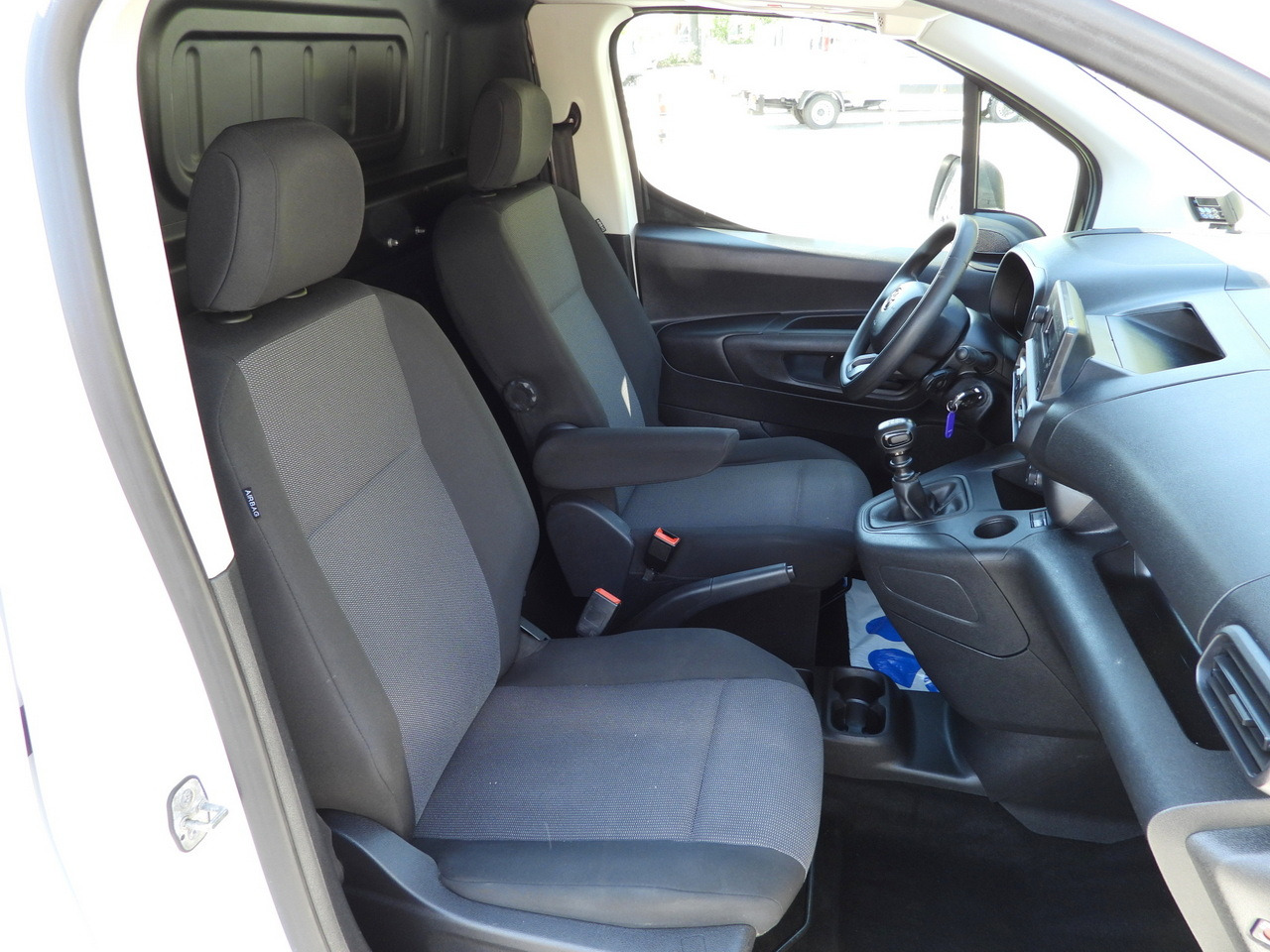 Dostavno vozilo hladnjača TOYOTA PROACE CITY REFRIGERATOR VAN -15*C POWER SUPPLY 230V CRUISE CONTROL AIR CONDITIONING 100HP: slika Dostavno vozilo hladnjača TOYOTA PROACE CITY REFRIGERATOR VAN -15*C POWER SUPPLY 230V CRUISE CONTROL AIR CONDITIONING 100HP Dostavno vozilo hladnjača TOYOTA PROACE CITY REFRIGERATOR VAN -15*C POWER SUPPLY 230V CRUISE CONTROL AIR CONDITIONING 100HP: slika Dostavno vozilo hladnjača TOYOTA PROACE CITY REFRIGERATOR VAN -15*C POWER SUPPLY 230V CRUISE CONTROL AIR CONDITIONING 100HP