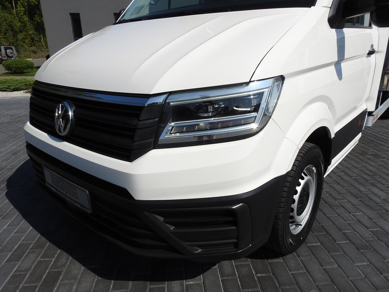 Dostavno vozilo s ceradom VOLKSWAGEN CRAFTER TARPAULIN 10 PALLETS WEBASTO CRUISE CONTROL AIR CONDITIONING LED LIGHTS  180HP: slika Dostavno vozilo s ceradom VOLKSWAGEN CRAFTER TARPAULIN 10 PALLETS WEBASTO CRUISE CONTROL AIR CONDITIONING LED LIGHTS  180HP