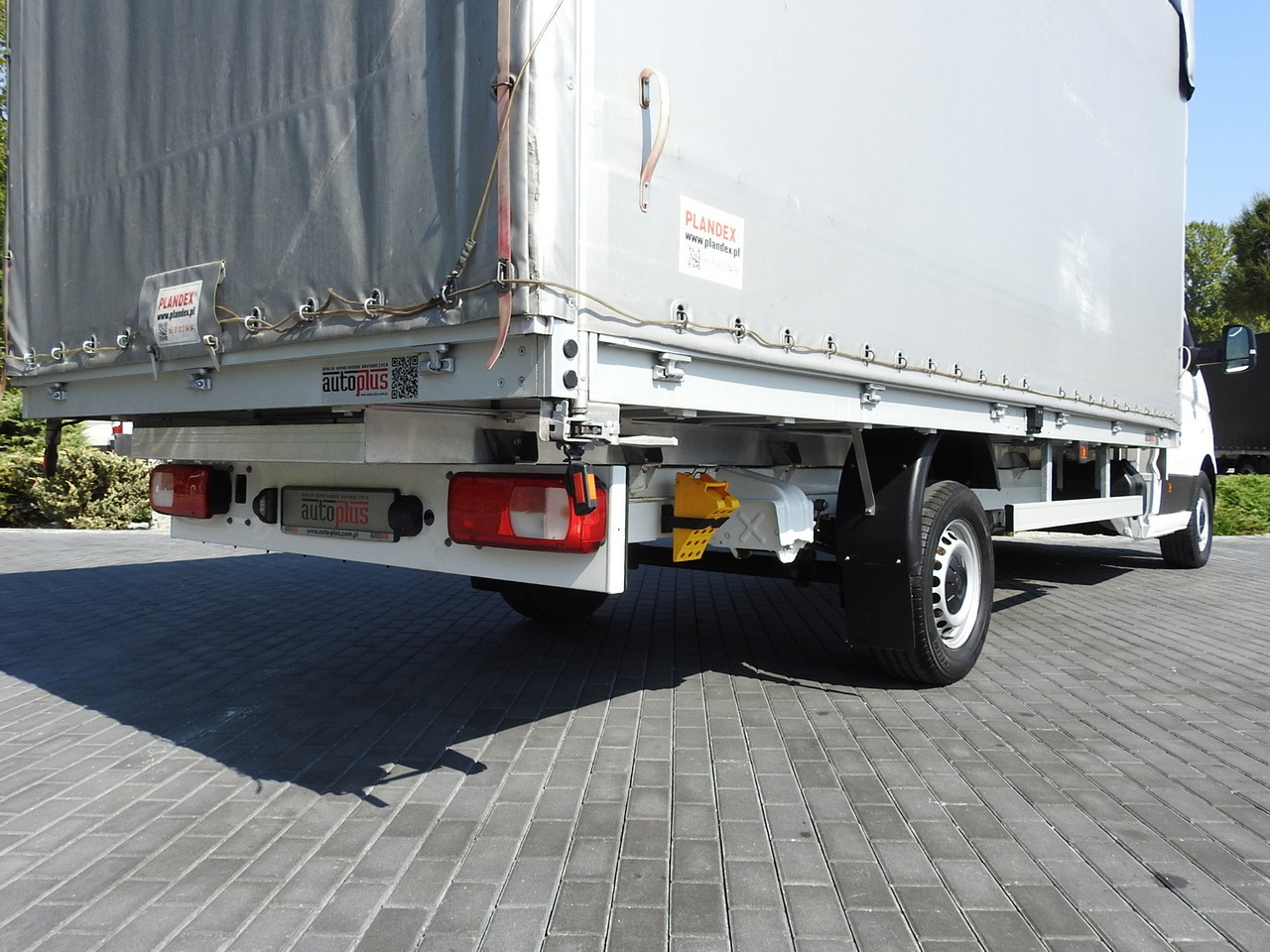 Dostavno vozilo s ceradom VOLKSWAGEN CRAFTER TARPAULIN 10 PALLETS WEBASTO CRUISE CONTROL AIR CONDITIONING LED LIGHTS  180HP: slika Dostavno vozilo s ceradom VOLKSWAGEN CRAFTER TARPAULIN 10 PALLETS WEBASTO CRUISE CONTROL AIR CONDITIONING LED LIGHTS  180HP