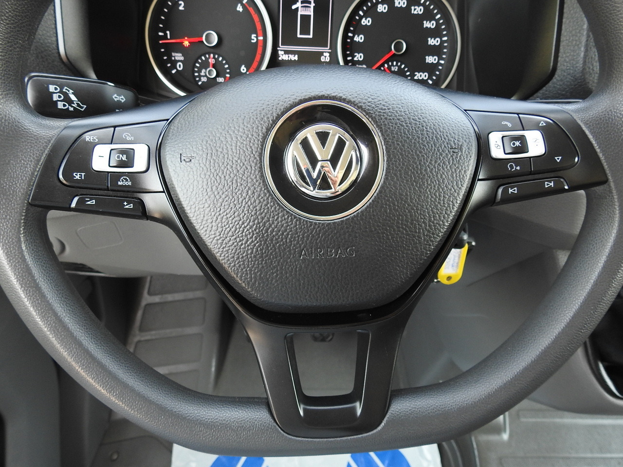Dostavno vozilo s ceradom VOLKSWAGEN CRAFTER TARPAULIN 10 PALLETS WEBASTO CRUISE CONTROL AIR CONDITIONING LED LIGHTS  180HP: slika Dostavno vozilo s ceradom VOLKSWAGEN CRAFTER TARPAULIN 10 PALLETS WEBASTO CRUISE CONTROL AIR CONDITIONING LED LIGHTS  180HP