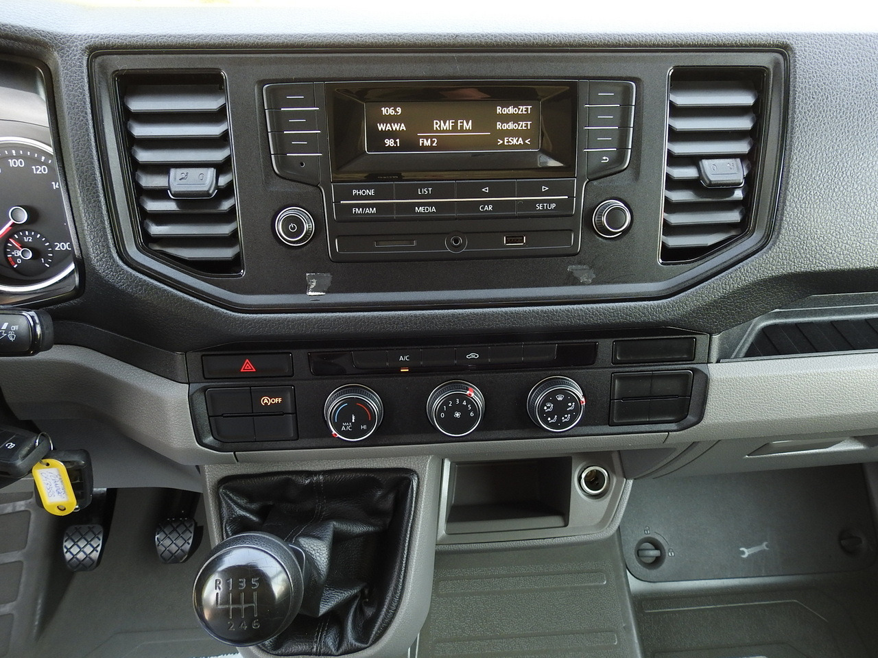 Dostavno vozilo s ceradom VOLKSWAGEN CRAFTER TARPAULIN 10 PALLETS WEBASTO CRUISE CONTROL AIR CONDITIONING LED LIGHTS  180HP: slika Dostavno vozilo s ceradom VOLKSWAGEN CRAFTER TARPAULIN 10 PALLETS WEBASTO CRUISE CONTROL AIR CONDITIONING LED LIGHTS  180HP