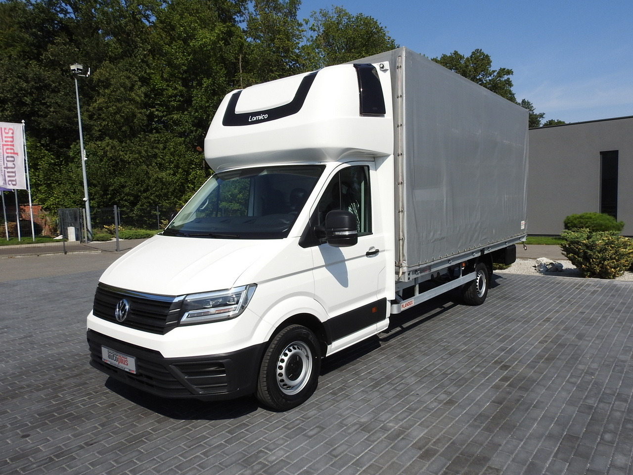 Dostavno vozilo s ceradom VOLKSWAGEN CRAFTER TARPAULIN 10 PALLETS WEBASTO CRUISE CONTROL AIR CONDITIONING LED LIGHTS  180HP: slika Dostavno vozilo s ceradom VOLKSWAGEN CRAFTER TARPAULIN 10 PALLETS WEBASTO CRUISE CONTROL AIR CONDITIONING LED LIGHTS  180HP