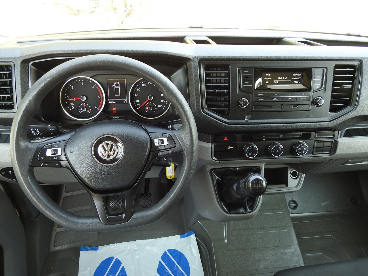 Dostavno vozilo s ceradom VOLKSWAGEN CRAFTER TARPAULIN 10 PALLETS WEBASTO CRUISE CONTROL AIR CONDITIONING LED LIGHTS  180HP: slika Dostavno vozilo s ceradom VOLKSWAGEN CRAFTER TARPAULIN 10 PALLETS WEBASTO CRUISE CONTROL AIR CONDITIONING LED LIGHTS  180HP