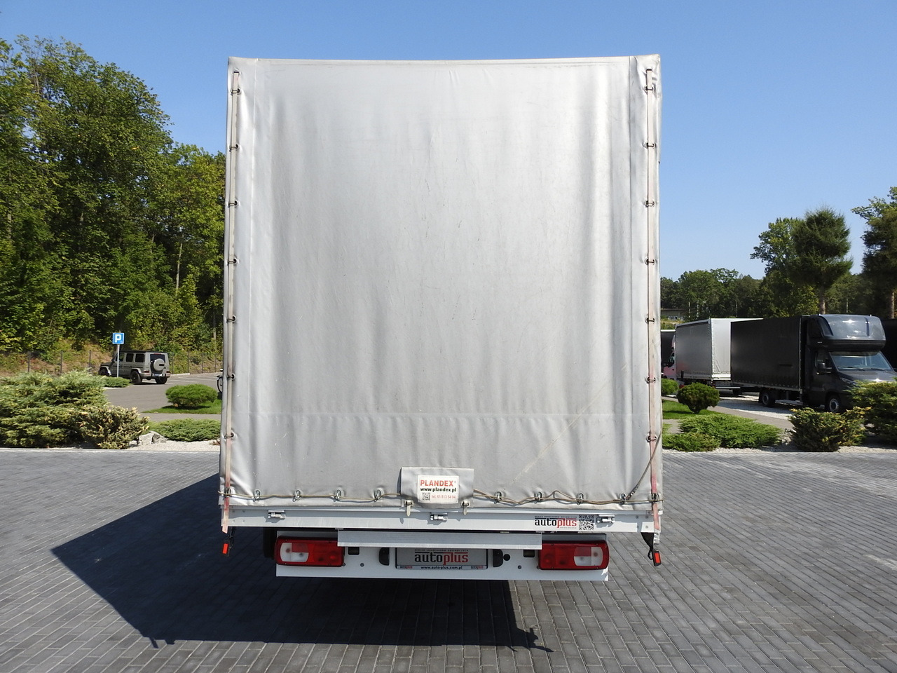 Dostavno vozilo s ceradom VOLKSWAGEN CRAFTER TARPAULIN 10 PALLETS WEBASTO CRUISE CONTROL AIR CONDITIONING LED LIGHTS  180HP: slika Dostavno vozilo s ceradom VOLKSWAGEN CRAFTER TARPAULIN 10 PALLETS WEBASTO CRUISE CONTROL AIR CONDITIONING LED LIGHTS  180HP