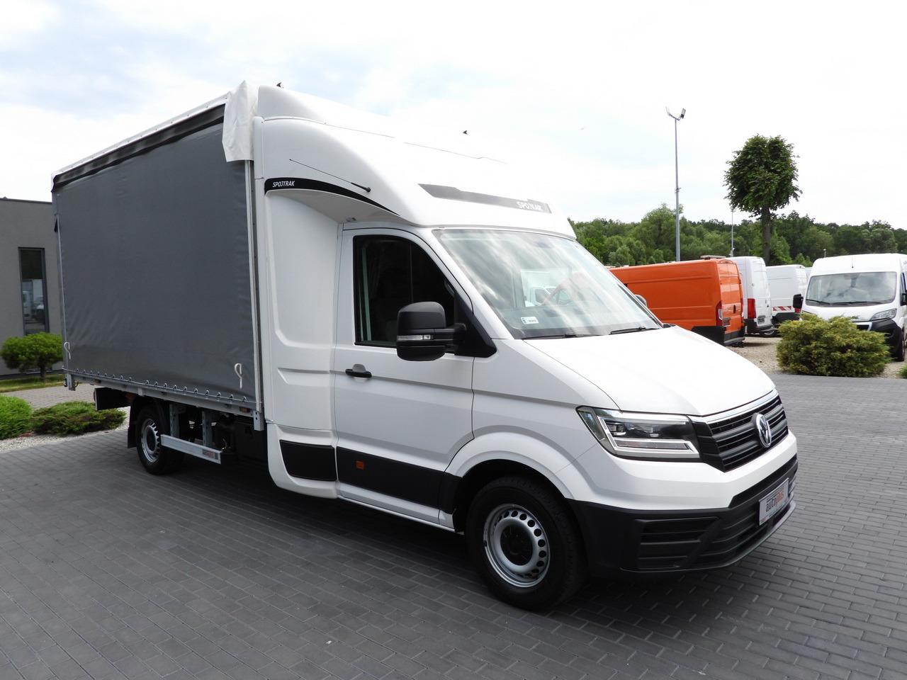 VOLKSWAGEN CRAFTER TARPAULIN 8 PALLETS CRUISE CONTROL LED LIGHTS AIR CONDITIONING 180HP - Dostavno vozilo s ceradom: slika VOLKSWAGEN CRAFTER TARPAULIN 8 PALLETS CRUISE CONTROL LED LIGHTS AIR CONDITIONING 180HP - Dostavno vozilo s ceradom VOLKSWAGEN CRAFTER TARPAULIN 8 PALLETS CRUISE CONTROL LED LIGHTS AIR CONDITIONING 180HP - Dostavno vozilo s ceradom: slika VOLKSWAGEN CRAFTER TARPAULIN 8 PALLETS CRUISE CONTROL LED LIGHTS AIR CONDITIONING 180HP - Dostavno vozilo s ceradom