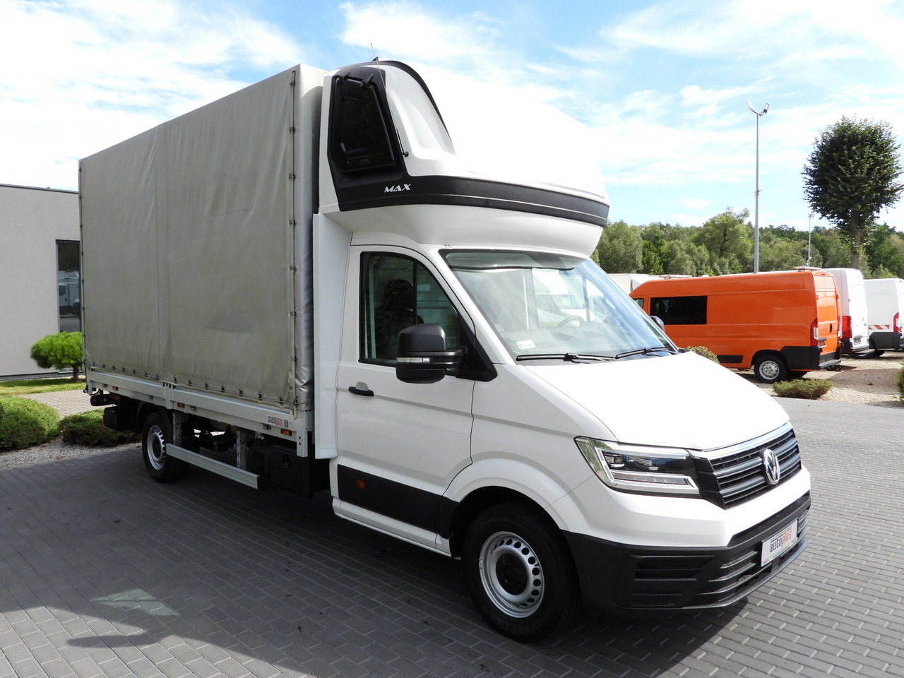 VOLKSWAGEN CRAFTER TARPAULIN LIFT 8 PALLETS WEBASTO CRUISE CONTROL LED LIGHTS AIR CONDITIONING 180HP - Dostavno vozilo s ceradom: slika VOLKSWAGEN CRAFTER TARPAULIN LIFT 8 PALLETS WEBASTO CRUISE CONTROL LED LIGHTS AIR CONDITIONING 180HP - Dostavno vozilo s ceradom VOLKSWAGEN CRAFTER TARPAULIN LIFT 8 PALLETS WEBASTO CRUISE CONTROL LED LIGHTS AIR CONDITIONING 180HP - Dostavno vozilo s ceradom: slika VOLKSWAGEN CRAFTER TARPAULIN LIFT 8 PALLETS WEBASTO CRUISE CONTROL LED LIGHTS AIR CONDITIONING 180HP - Dostavno vozilo s ceradom