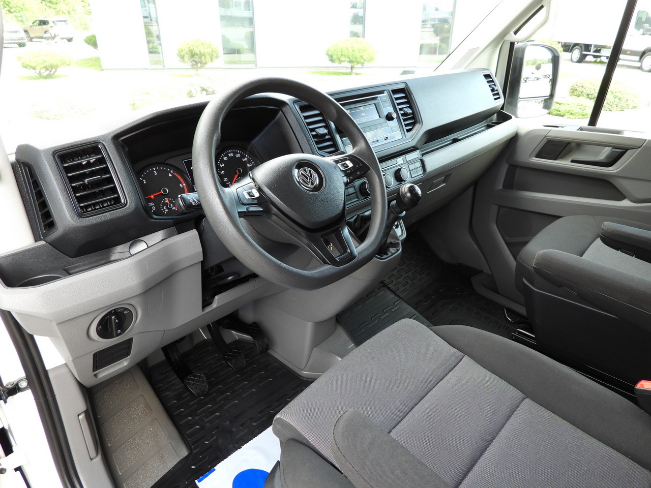 VOLKSWAGEN CRAFTER TARPAULIN LIFT 8 PALLETS WEBASTO CRUISE CONTROL LED LIGHTS AIR CONDITIONING 180HP - Dostavno vozilo s ceradom: slika VOLKSWAGEN CRAFTER TARPAULIN LIFT 8 PALLETS WEBASTO CRUISE CONTROL LED LIGHTS AIR CONDITIONING 180HP - Dostavno vozilo s ceradom VOLKSWAGEN CRAFTER TARPAULIN LIFT 8 PALLETS WEBASTO CRUISE CONTROL LED LIGHTS AIR CONDITIONING 180HP - Dostavno vozilo s ceradom: slika VOLKSWAGEN CRAFTER TARPAULIN LIFT 8 PALLETS WEBASTO CRUISE CONTROL LED LIGHTS AIR CONDITIONING 180HP - Dostavno vozilo s ceradom