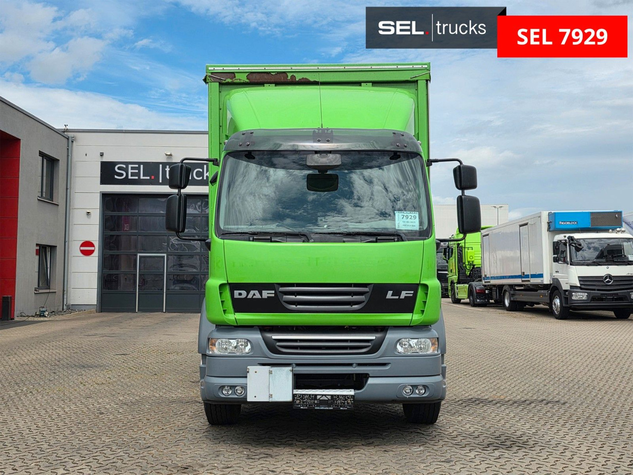 DAF FA LF 55.300 / Ladebordwand + Kofferseite - Kamion s ceradom: slika DAF FA LF 55.300 / Ladebordwand + Kofferseite - Kamion s ceradom DAF FA LF 55.300 / Ladebordwand + Kofferseite - Kamion s ceradom: slika DAF FA LF 55.300 / Ladebordwand + Kofferseite - Kamion s ceradom