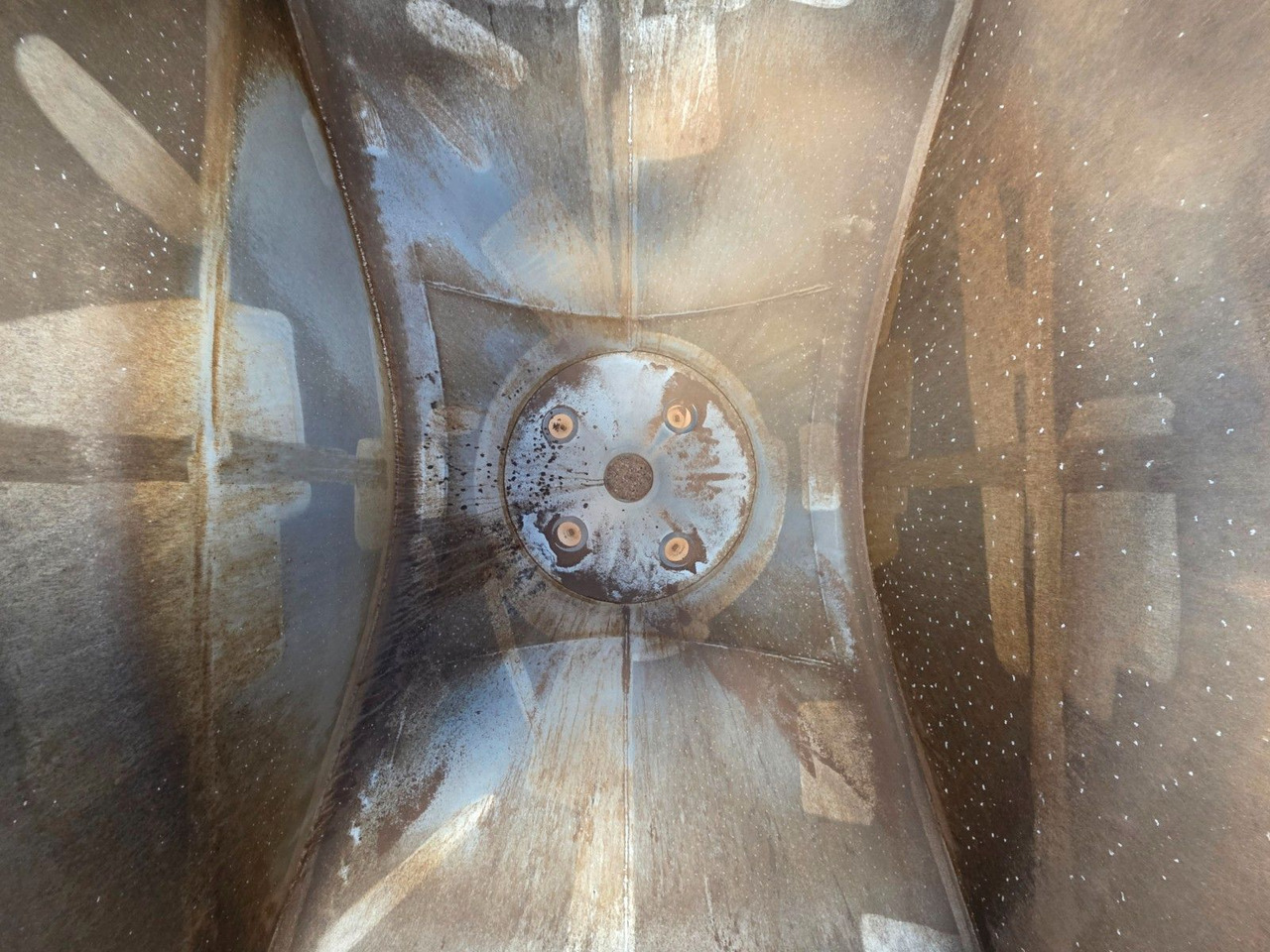 Silos poluprikolica Feldbinder EUT 58.2 / 58 m3: slika Silos poluprikolica Feldbinder EUT 58.2 / 58 m3 Silos poluprikolica Feldbinder EUT 58.2 / 58 m3: slika Silos poluprikolica Feldbinder EUT 58.2 / 58 m3