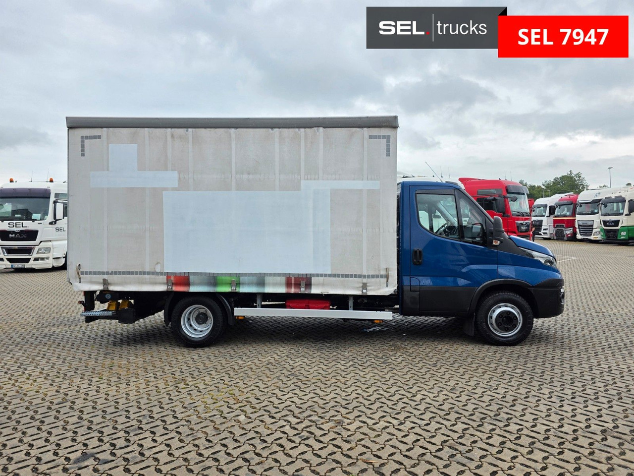 Iveco Daily 70C18 Hi-Matic / Ladebordwand / 3 Sitzen - Dostavno vozilo s ceradom: slika Iveco Daily 70C18 Hi-Matic / Ladebordwand / 3 Sitzen - Dostavno vozilo s ceradom Iveco Daily 70C18 Hi-Matic / Ladebordwand / 3 Sitzen - Dostavno vozilo s ceradom: slika Iveco Daily 70C18 Hi-Matic / Ladebordwand / 3 Sitzen - Dostavno vozilo s ceradom