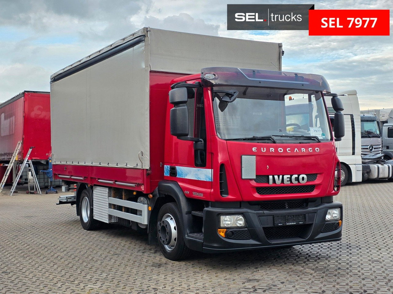 Iveco Eurocargo 120E28 / Ladebordwand / Aluklappen - Kamion s ceradom: slika Iveco Eurocargo 120E28 / Ladebordwand / Aluklappen - Kamion s ceradom Iveco Eurocargo 120E28 / Ladebordwand / Aluklappen - Kamion s ceradom: slika Iveco Eurocargo 120E28 / Ladebordwand / Aluklappen - Kamion s ceradom