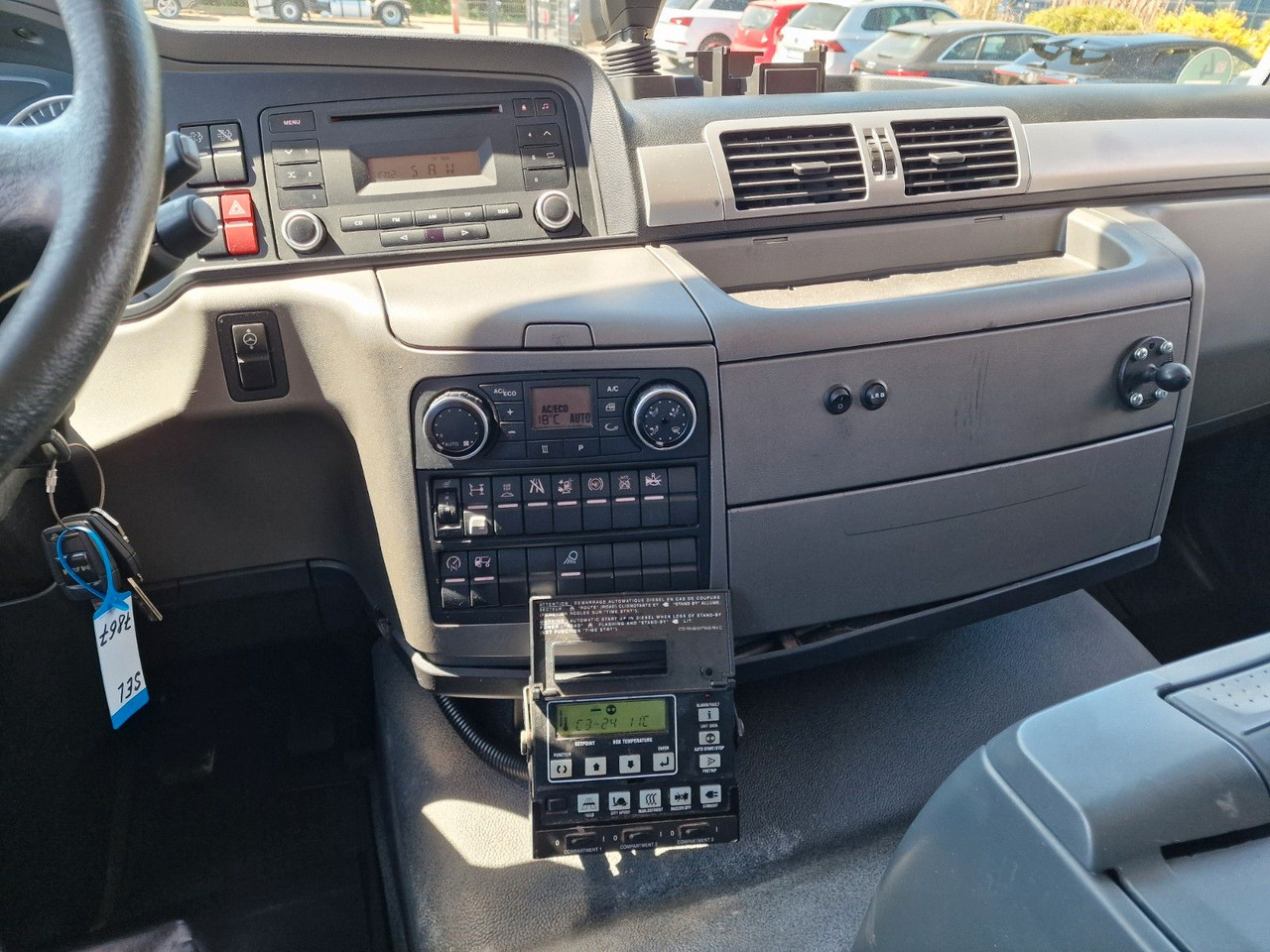 Kamion hladnjača MAN TGM 18.290 4X2 LL / Ldbw / Carrier Supra 1250Mt: slika Kamion hladnjača MAN TGM 18.290 4X2 LL / Ldbw / Carrier Supra 1250Mt Kamion hladnjača MAN TGM 18.290 4X2 LL / Ldbw / Carrier Supra 1250Mt: slika Kamion hladnjača MAN TGM 18.290 4X2 LL / Ldbw / Carrier Supra 1250Mt