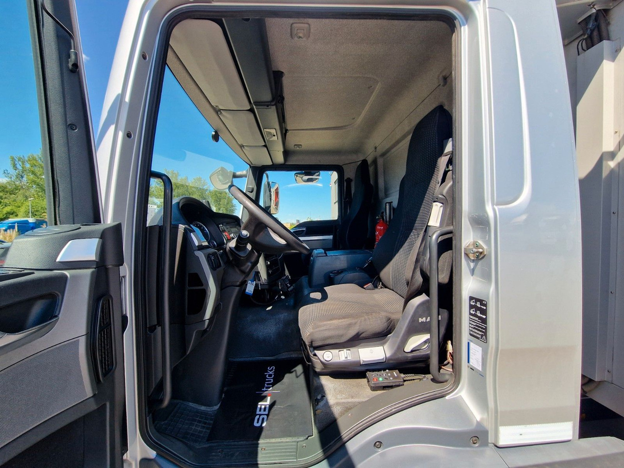 Kamion hladnjača MAN TGM 18.290 4X2 LL / Ldbw / Carrier Supra 1250Mt: slika Kamion hladnjača MAN TGM 18.290 4X2 LL / Ldbw / Carrier Supra 1250Mt Kamion hladnjača MAN TGM 18.290 4X2 LL / Ldbw / Carrier Supra 1250Mt: slika Kamion hladnjača MAN TGM 18.290 4X2 LL / Ldbw / Carrier Supra 1250Mt