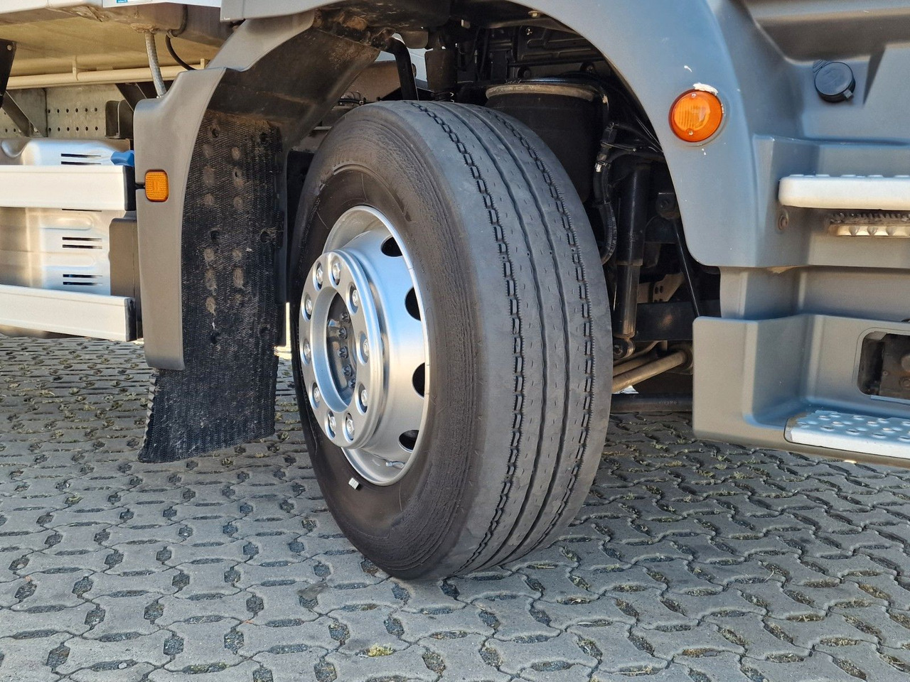 Kamion hladnjača MAN TGM 18.290 4X2 LL / Ldbw / Carrier Supra 1250Mt: slika Kamion hladnjača MAN TGM 18.290 4X2 LL / Ldbw / Carrier Supra 1250Mt Kamion hladnjača MAN TGM 18.290 4X2 LL / Ldbw / Carrier Supra 1250Mt: slika Kamion hladnjača MAN TGM 18.290 4X2 LL / Ldbw / Carrier Supra 1250Mt