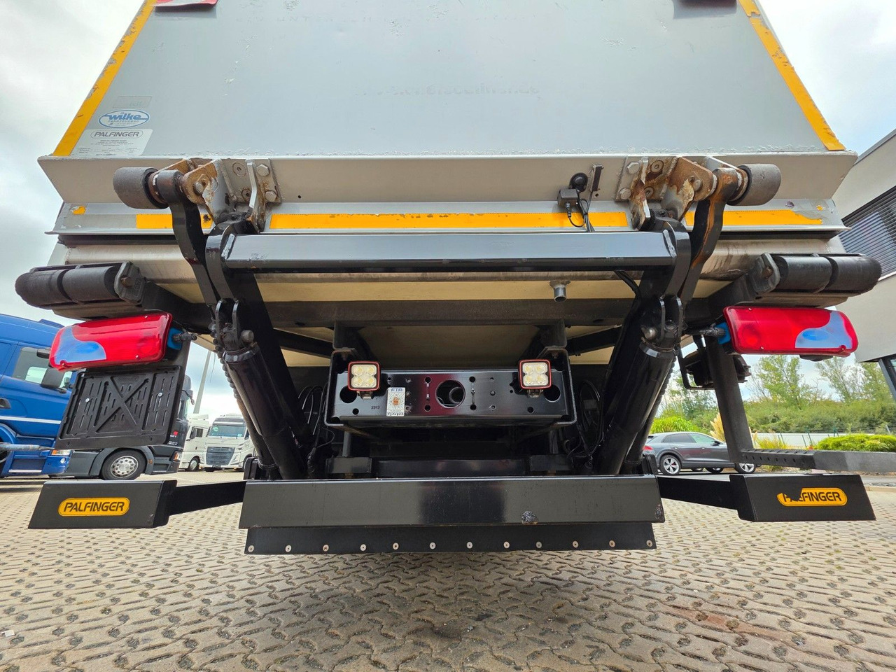 Kamion hladnjača MAN TGM 18.290 4X2 LL / Ldbw / Triple Verdampfer: slika Kamion hladnjača MAN TGM 18.290 4X2 LL / Ldbw / Triple Verdampfer Kamion hladnjača MAN TGM 18.290 4X2 LL / Ldbw / Triple Verdampfer: slika Kamion hladnjača MAN TGM 18.290 4X2 LL / Ldbw / Triple Verdampfer