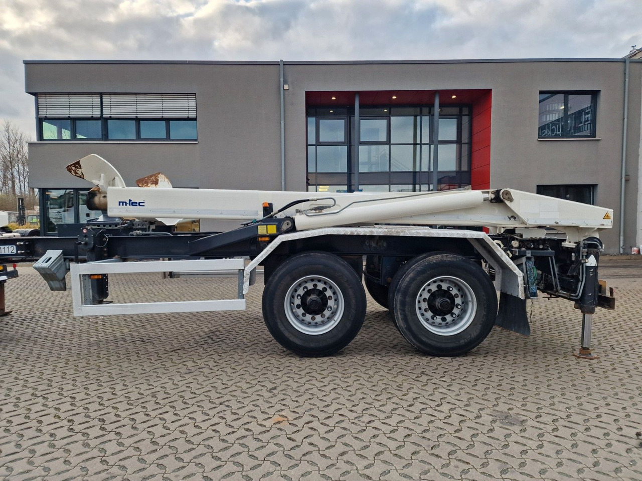 Kiper MAN TGS 35.500.8X2-6 BL / Silosteller / Lenkachse: slika Kiper MAN TGS 35.500.8X2-6 BL / Silosteller / Lenkachse