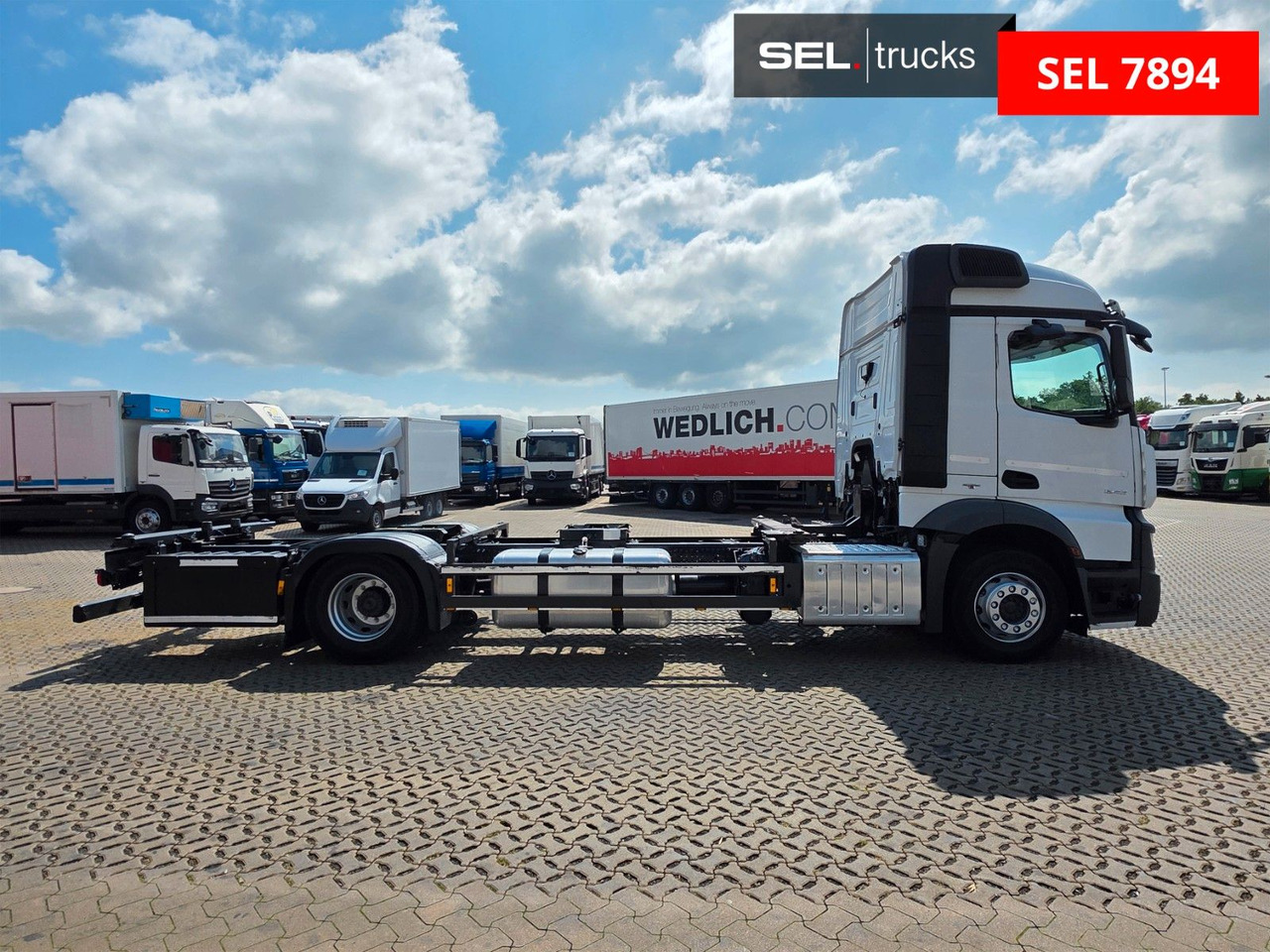 Mercedes-Benz Actros 1842 / Standklimaanlage - Transporter kontejnera/ Kamion s izmjenjivim sanducima: slika Mercedes-Benz Actros 1842 / Standklimaanlage - Transporter kontejnera/ Kamion s izmjenjivim sanducima Mercedes-Benz Actros 1842 / Standklimaanlage - Transporter kontejnera/ Kamion s izmjenjivim sanducima: slika Mercedes-Benz Actros 1842 / Standklimaanlage - Transporter kontejnera/ Kamion s izmjenjivim sanducima