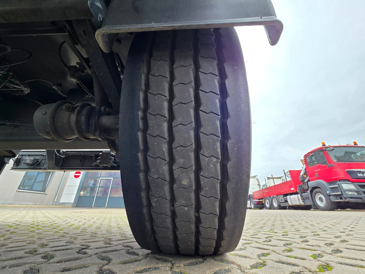 Kamion cisterna Mercedes-Benz Antos 2643 / Ret. / ADR AT / Lenkachse /KOMPLETT: slika Kamion cisterna Mercedes-Benz Antos 2643 / Ret. / ADR AT / Lenkachse /KOMPLETT Kamion cisterna Mercedes-Benz Antos 2643 / Ret. / ADR AT / Lenkachse /KOMPLETT: slika Kamion cisterna Mercedes-Benz Antos 2643 / Ret. / ADR AT / Lenkachse /KOMPLETT