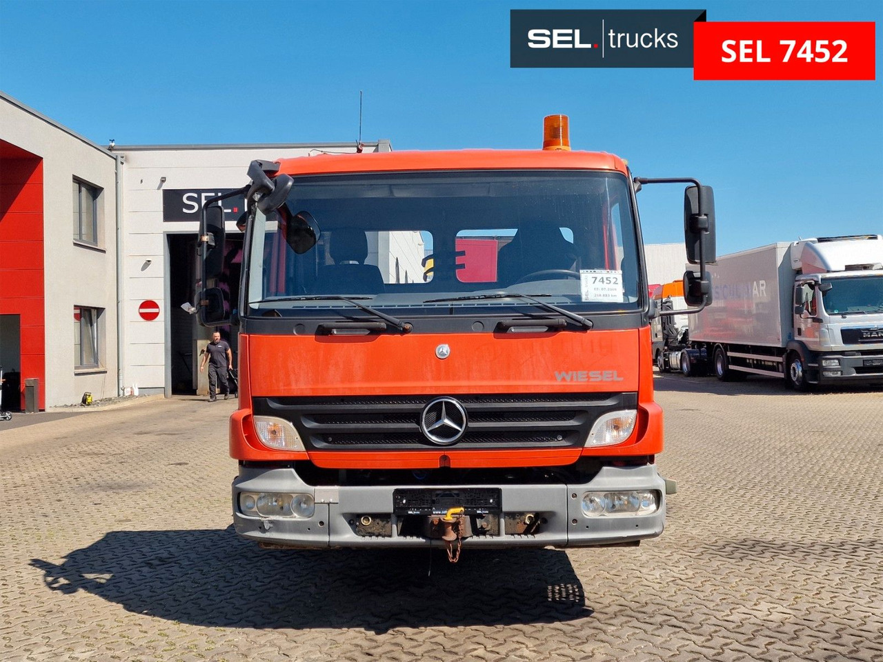 Mercedes-Benz KAMAG WBH 25 / Umsetzer / Wiesel / Rangierer - Transporter kontejnera/ Kamion s izmjenjivim sanducima: slika Mercedes-Benz KAMAG WBH 25 / Umsetzer / Wiesel / Rangierer - Transporter kontejnera/ Kamion s izmjenjivim sanducima Mercedes-Benz KAMAG WBH 25 / Umsetzer / Wiesel / Rangierer - Transporter kontejnera/ Kamion s izmjenjivim sanducima: slika Mercedes-Benz KAMAG WBH 25 / Umsetzer / Wiesel / Rangierer - Transporter kontejnera/ Kamion s izmjenjivim sanducima