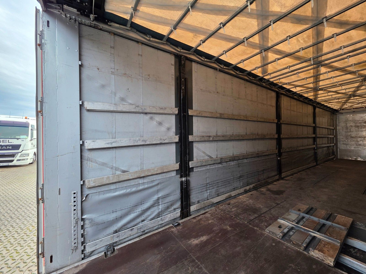 Poluprikolica s ceradom Meusburger MPS-3 / Radmulde / Lenk-Liftachse /Verbreiterbar: slika Poluprikolica s ceradom Meusburger MPS-3 / Radmulde / Lenk-Liftachse /Verbreiterbar