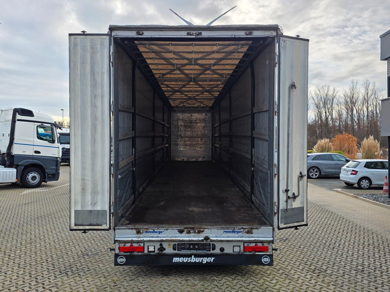 Poluprikolica s ceradom Meusburger MPS-3 / Radmulde / Lenk-Liftachse /Verbreiterbar: slika Poluprikolica s ceradom Meusburger MPS-3 / Radmulde / Lenk-Liftachse /Verbreiterbar