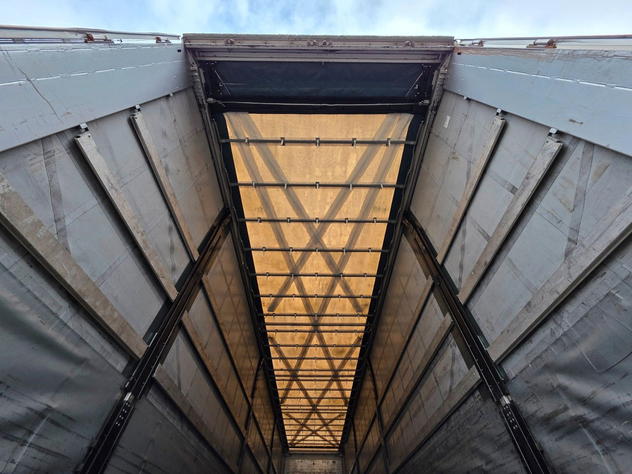 Poluprikolica s ceradom Meusburger MPS-3 / Radmulde / Lenk-Liftachse /Verbreiterbar: slika Poluprikolica s ceradom Meusburger MPS-3 / Radmulde / Lenk-Liftachse /Verbreiterbar