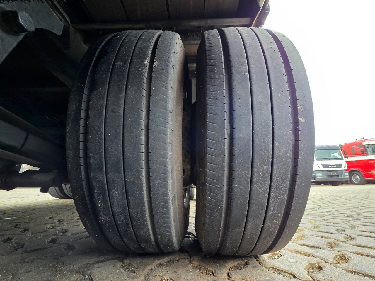 Poluprikolica s ceradom Meusburger MPS-3 / Radmulde / Lenk-Liftachse /Verbreiterbar: slika Poluprikolica s ceradom Meusburger MPS-3 / Radmulde / Lenk-Liftachse /Verbreiterbar