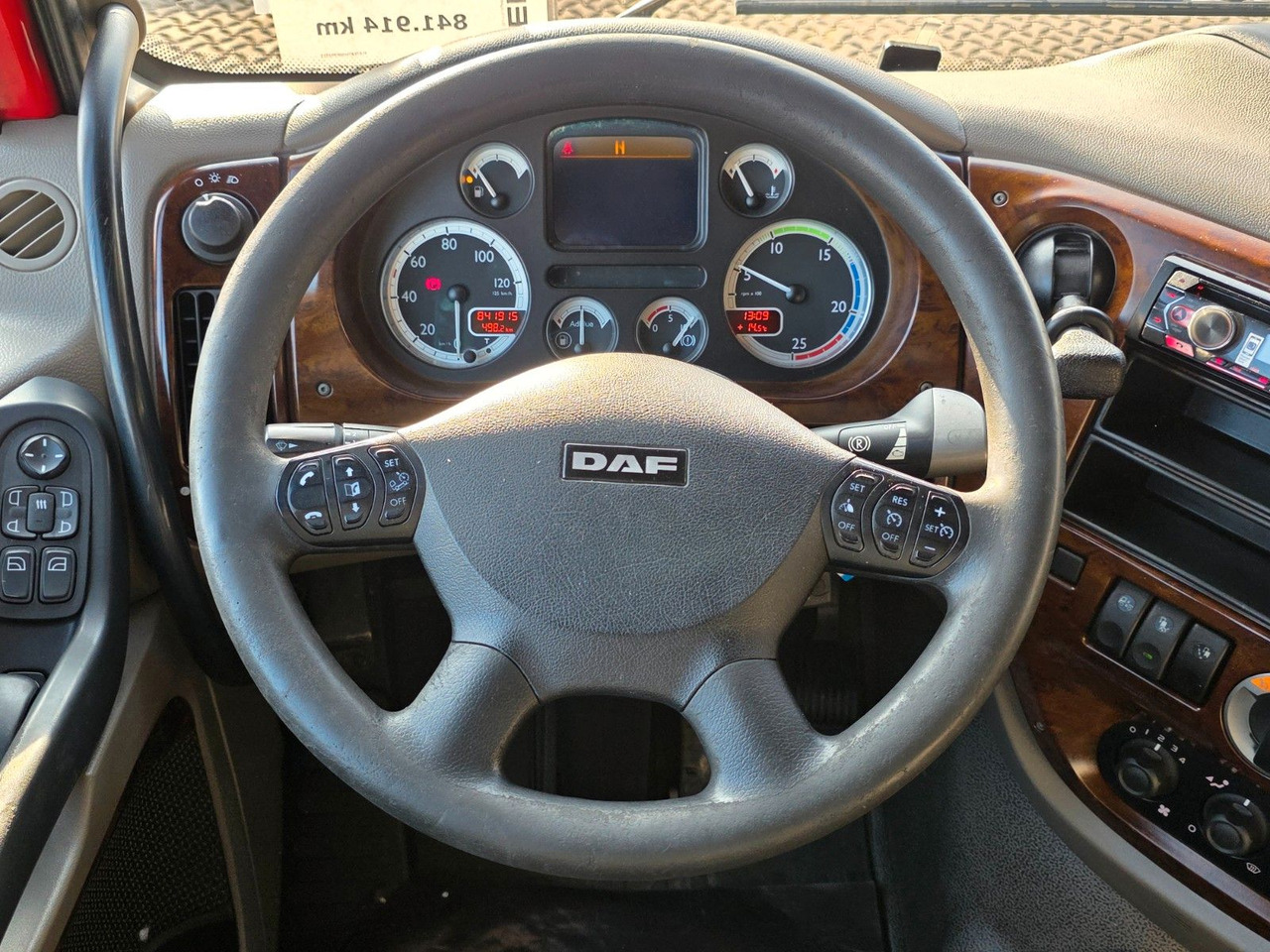 Tegljač DAF XF 105.460 / ZF Intarder / Standklimaanlage: slika Tegljač DAF XF 105.460 / ZF Intarder / Standklimaanlage Tegljač DAF XF 105.460 / ZF Intarder / Standklimaanlage: slika Tegljač DAF XF 105.460 / ZF Intarder / Standklimaanlage