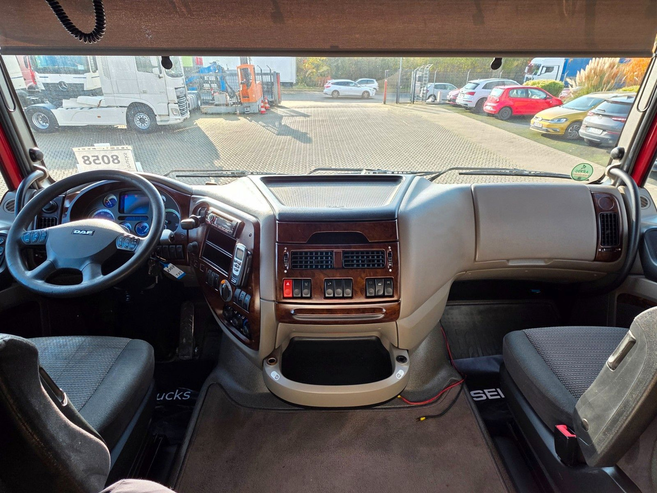 Tegljač DAF XF 105.460 / ZF Intarder / Standklimaanlage: slika Tegljač DAF XF 105.460 / ZF Intarder / Standklimaanlage Tegljač DAF XF 105.460 / ZF Intarder / Standklimaanlage: slika Tegljač DAF XF 105.460 / ZF Intarder / Standklimaanlage