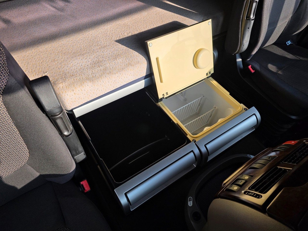 Tegljač DAF XF 105.460 / ZF Intarder / Standklimaanlage: slika Tegljač DAF XF 105.460 / ZF Intarder / Standklimaanlage Tegljač DAF XF 105.460 / ZF Intarder / Standklimaanlage: slika Tegljač DAF XF 105.460 / ZF Intarder / Standklimaanlage