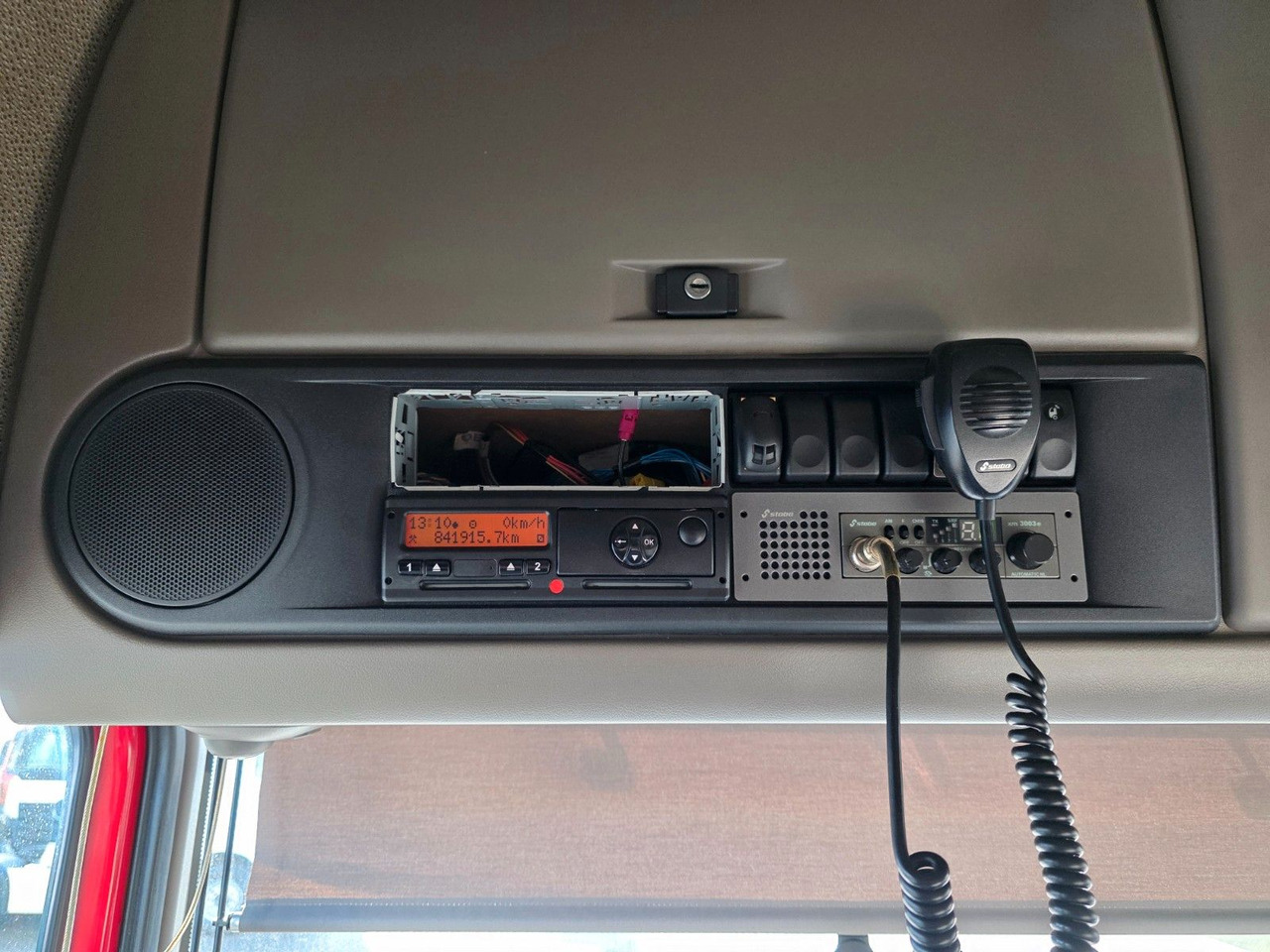 Tegljač DAF XF 105.460 / ZF Intarder / Standklimaanlage: slika Tegljač DAF XF 105.460 / ZF Intarder / Standklimaanlage Tegljač DAF XF 105.460 / ZF Intarder / Standklimaanlage: slika Tegljač DAF XF 105.460 / ZF Intarder / Standklimaanlage