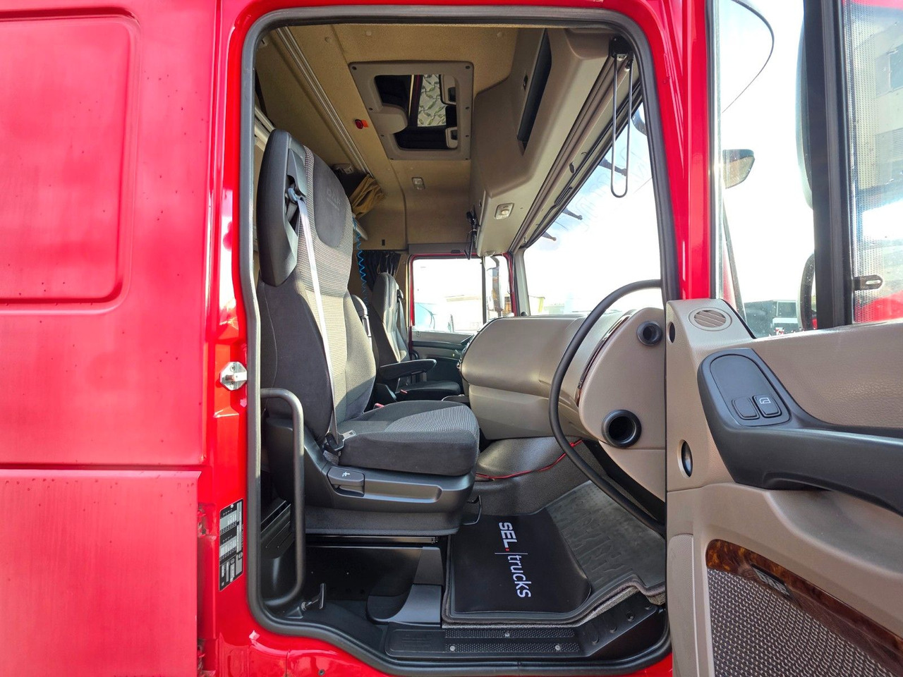 Tegljač DAF XF 105.460 / ZF Intarder / Standklimaanlage: slika Tegljač DAF XF 105.460 / ZF Intarder / Standklimaanlage Tegljač DAF XF 105.460 / ZF Intarder / Standklimaanlage: slika Tegljač DAF XF 105.460 / ZF Intarder / Standklimaanlage