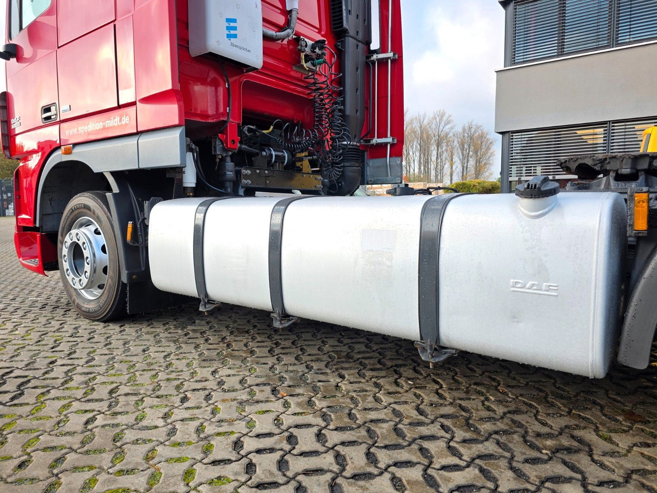 Tegljač DAF XF 105.460 / ZF Intarder / Standklimaanlage: slika Tegljač DAF XF 105.460 / ZF Intarder / Standklimaanlage Tegljač DAF XF 105.460 / ZF Intarder / Standklimaanlage: slika Tegljač DAF XF 105.460 / ZF Intarder / Standklimaanlage