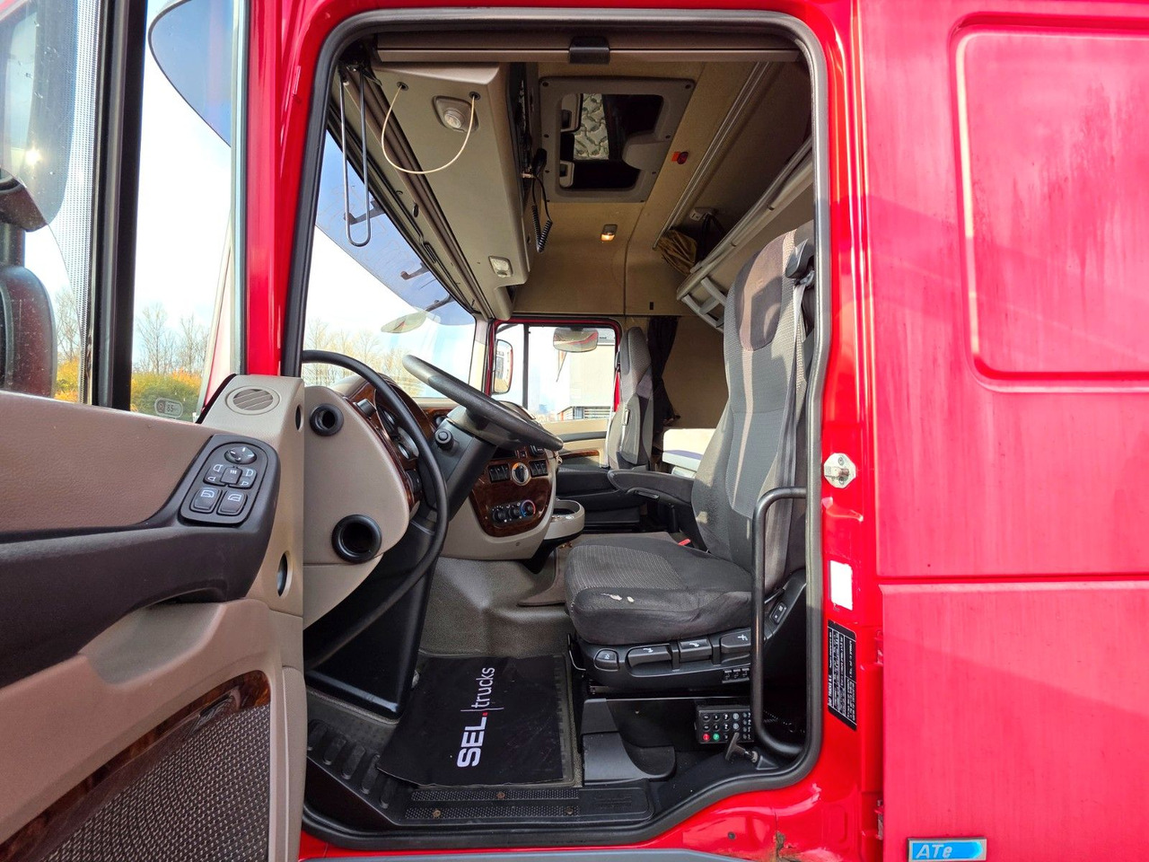 Tegljač DAF XF 105.460 / ZF Intarder / Standklimaanlage: slika Tegljač DAF XF 105.460 / ZF Intarder / Standklimaanlage Tegljač DAF XF 105.460 / ZF Intarder / Standklimaanlage: slika Tegljač DAF XF 105.460 / ZF Intarder / Standklimaanlage