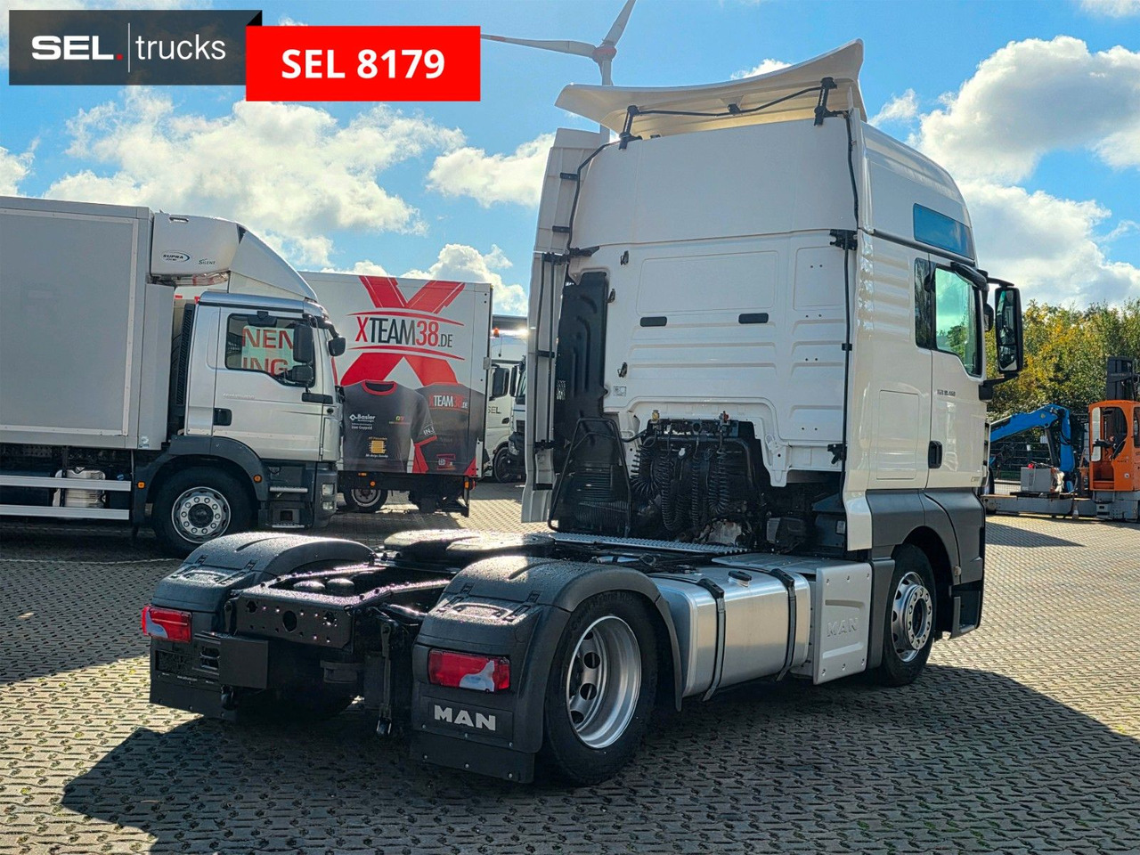 MAN TGX 18.460 4X2 LL-U / Retarder / 2 Tanks - Tegljač: slika MAN TGX 18.460 4X2 LL-U / Retarder / 2 Tanks - Tegljač MAN TGX 18.460 4X2 LL-U / Retarder / 2 Tanks - Tegljač: slika MAN TGX 18.460 4X2 LL-U / Retarder / 2 Tanks - Tegljač