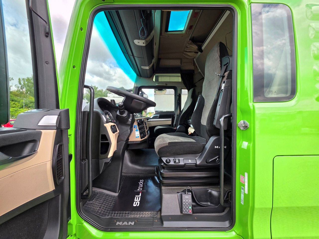 Tegljač MAN TGX 18.460 4X2 LLS-U /Retarder /2 Tanks /ADR  AT: slika Tegljač MAN TGX 18.460 4X2 LLS-U /Retarder /2 Tanks /ADR  AT Tegljač MAN TGX 18.460 4X2 LLS-U /Retarder /2 Tanks /ADR  AT: slika Tegljač MAN TGX 18.460 4X2 LLS-U /Retarder /2 Tanks /ADR  AT