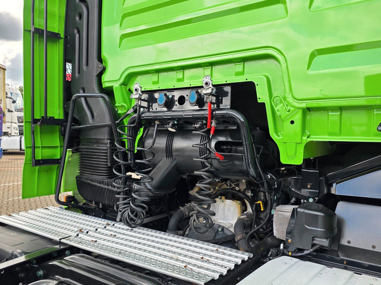 Tegljač MAN TGX 18.460 4X2 LLS-U /Retarder /2 Tanks /ADR  AT: slika Tegljač MAN TGX 18.460 4X2 LLS-U /Retarder /2 Tanks /ADR  AT Tegljač MAN TGX 18.460 4X2 LLS-U /Retarder /2 Tanks /ADR  AT: slika Tegljač MAN TGX 18.460 4X2 LLS-U /Retarder /2 Tanks /ADR  AT