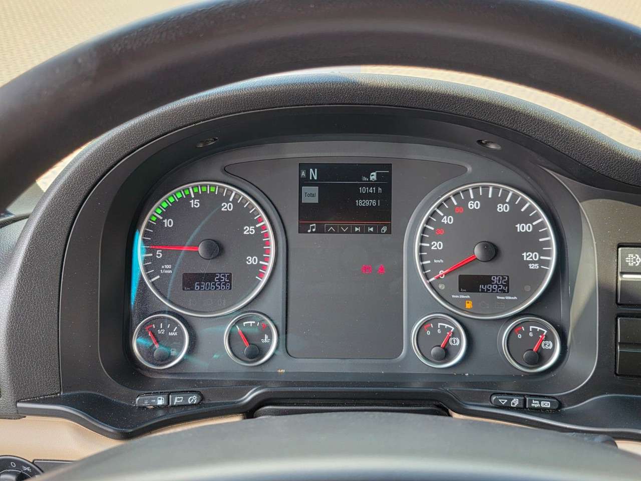 Tegljač MAN TGX 18.460 4X2 LLS-U /Retarder /2 Tanks /ADR  AT: slika Tegljač MAN TGX 18.460 4X2 LLS-U /Retarder /2 Tanks /ADR  AT Tegljač MAN TGX 18.460 4X2 LLS-U /Retarder /2 Tanks /ADR  AT: slika Tegljač MAN TGX 18.460 4X2 LLS-U /Retarder /2 Tanks /ADR  AT