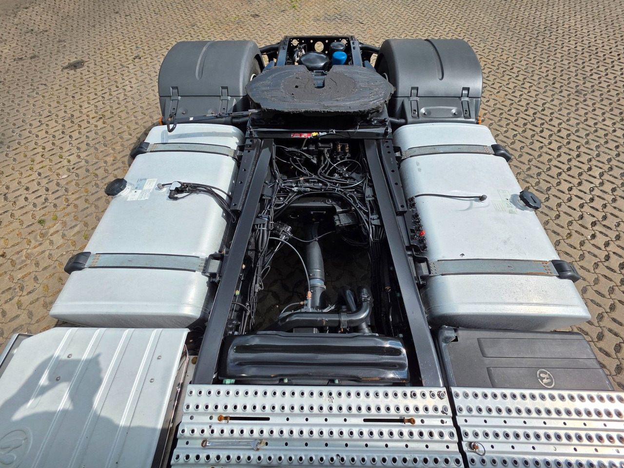 Tegljač MAN TGX 18.460 4X2 LLS-U /Retarder /2 Tanks /ADR  AT: slika Tegljač MAN TGX 18.460 4X2 LLS-U /Retarder /2 Tanks /ADR  AT Tegljač MAN TGX 18.460 4X2 LLS-U /Retarder /2 Tanks /ADR  AT: slika Tegljač MAN TGX 18.460 4X2 LLS-U /Retarder /2 Tanks /ADR  AT