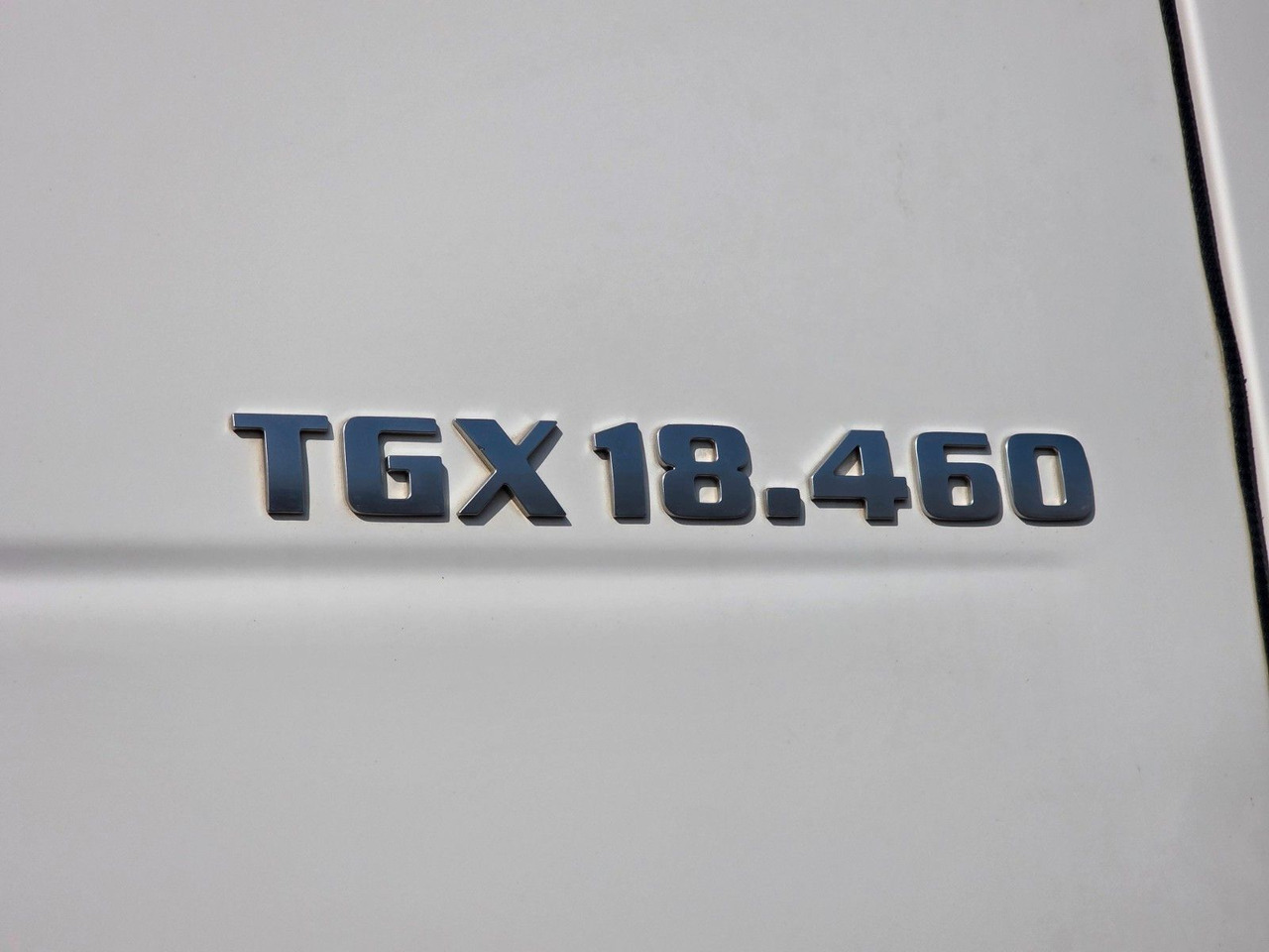 Tegljač MAN TGX 18.460 4X2 LLS-U / Retarder: slika Tegljač MAN TGX 18.460 4X2 LLS-U / Retarder