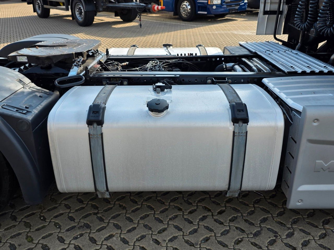 Tegljač MAN TGX 18.460 4X2 LLS-U / Retarder: slika Tegljač MAN TGX 18.460 4X2 LLS-U / Retarder