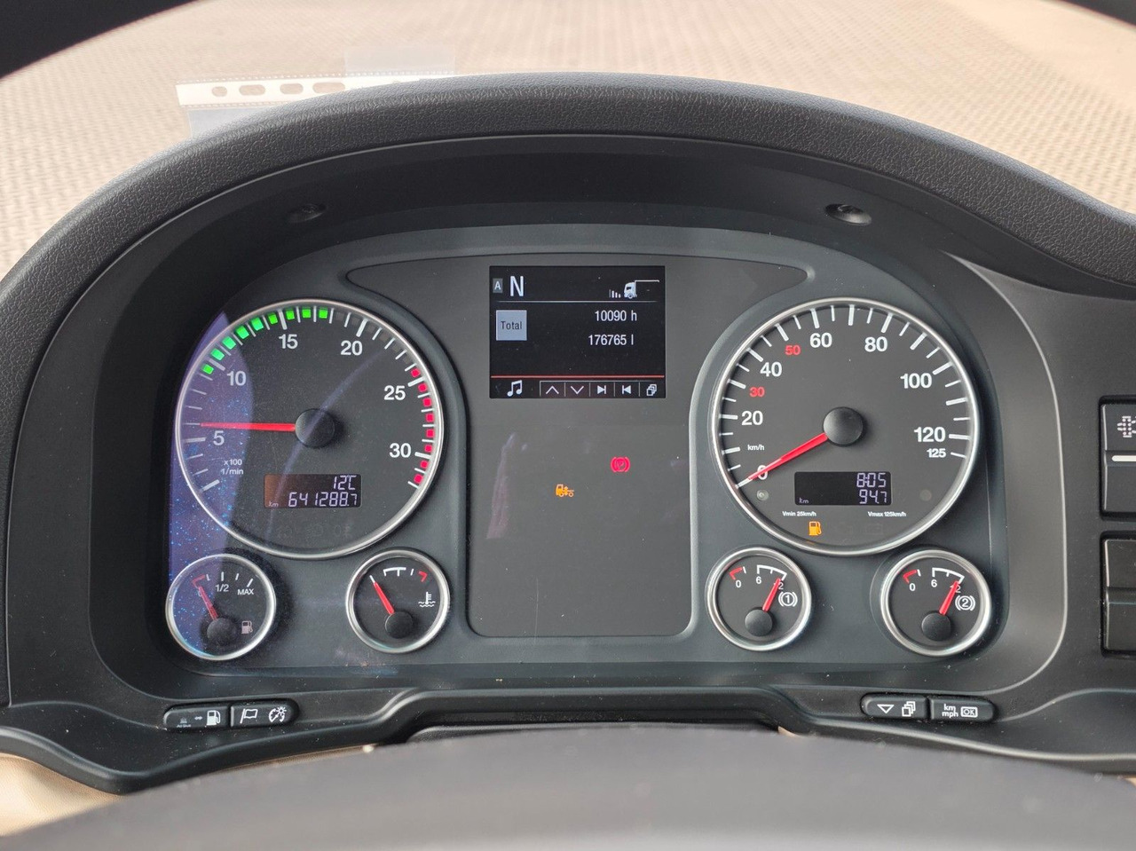 Tegljač MAN TGX 18.460 4X2 LLS-U / Retarder: slika Tegljač MAN TGX 18.460 4X2 LLS-U / Retarder