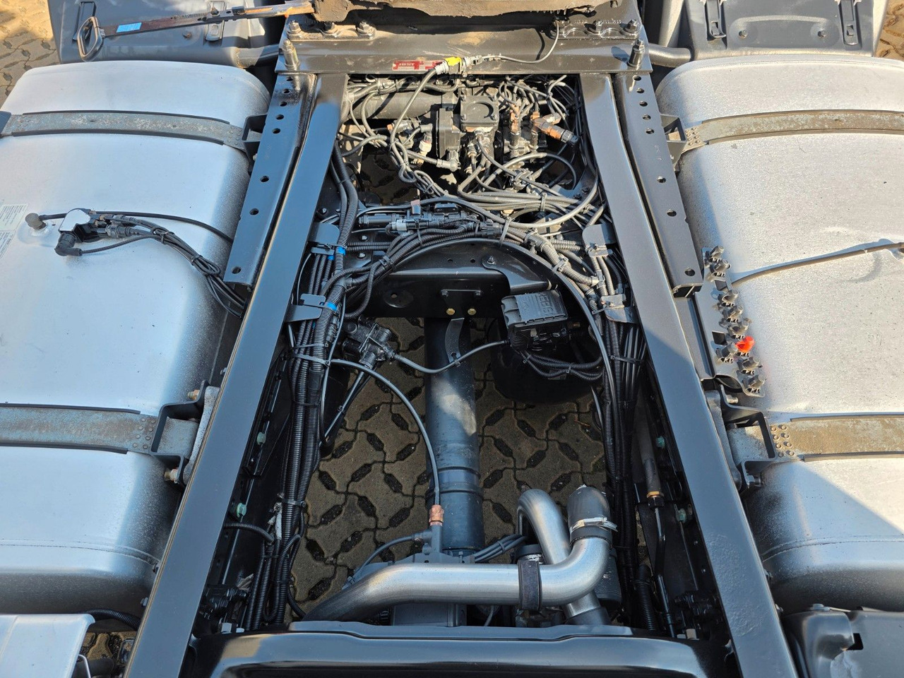 Tegljač MAN TGX 18.460 4X2 LLS-U / Retarder: slika Tegljač MAN TGX 18.460 4X2 LLS-U / Retarder