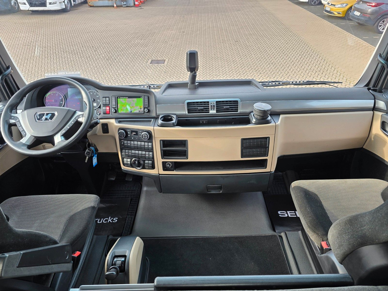 Tegljač MAN TGX 18.460 4X2 LLS-U / Retarder: slika Tegljač MAN TGX 18.460 4X2 LLS-U / Retarder