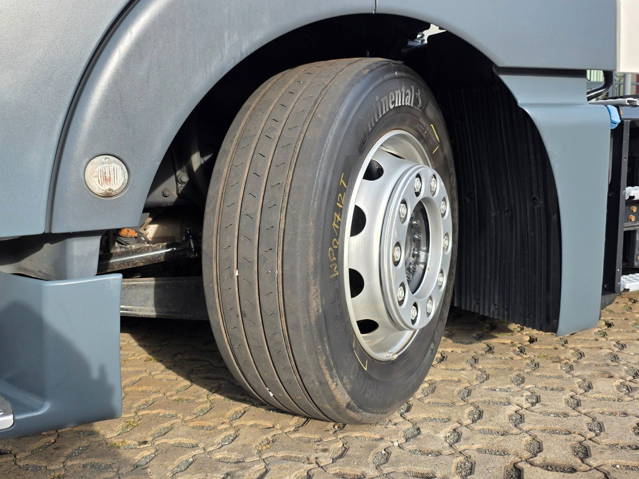 Tegljač MAN TGX 18.460 4X2 LLS-U / Retarder: slika Tegljač MAN TGX 18.460 4X2 LLS-U / Retarder