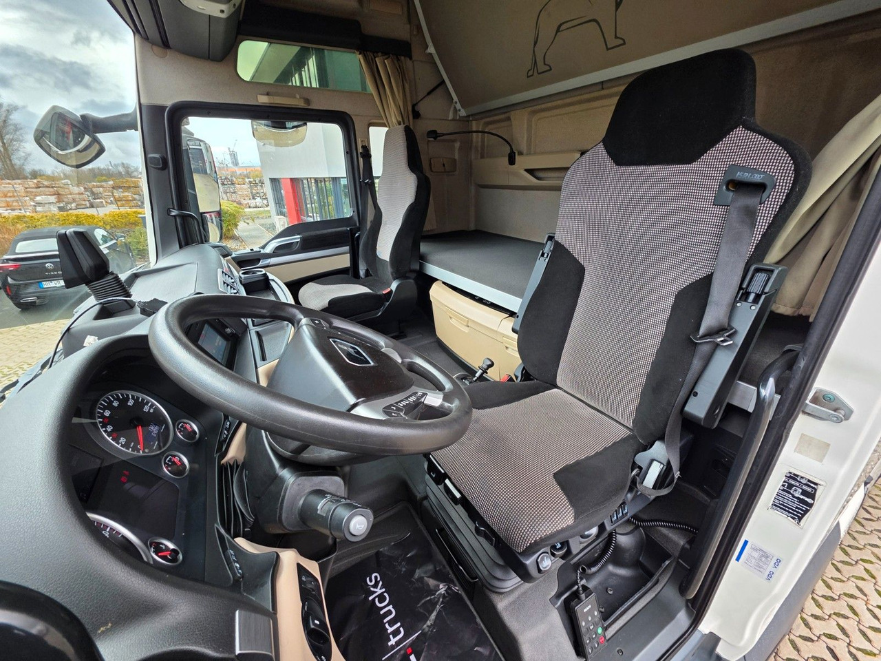 Tegljač MAN TGX 18.500 4x2 BLS / Retarder / 2 Tanks: slika Tegljač MAN TGX 18.500 4x2 BLS / Retarder / 2 Tanks Tegljač MAN TGX 18.500 4x2 BLS / Retarder / 2 Tanks: slika Tegljač MAN TGX 18.500 4x2 BLS / Retarder / 2 Tanks