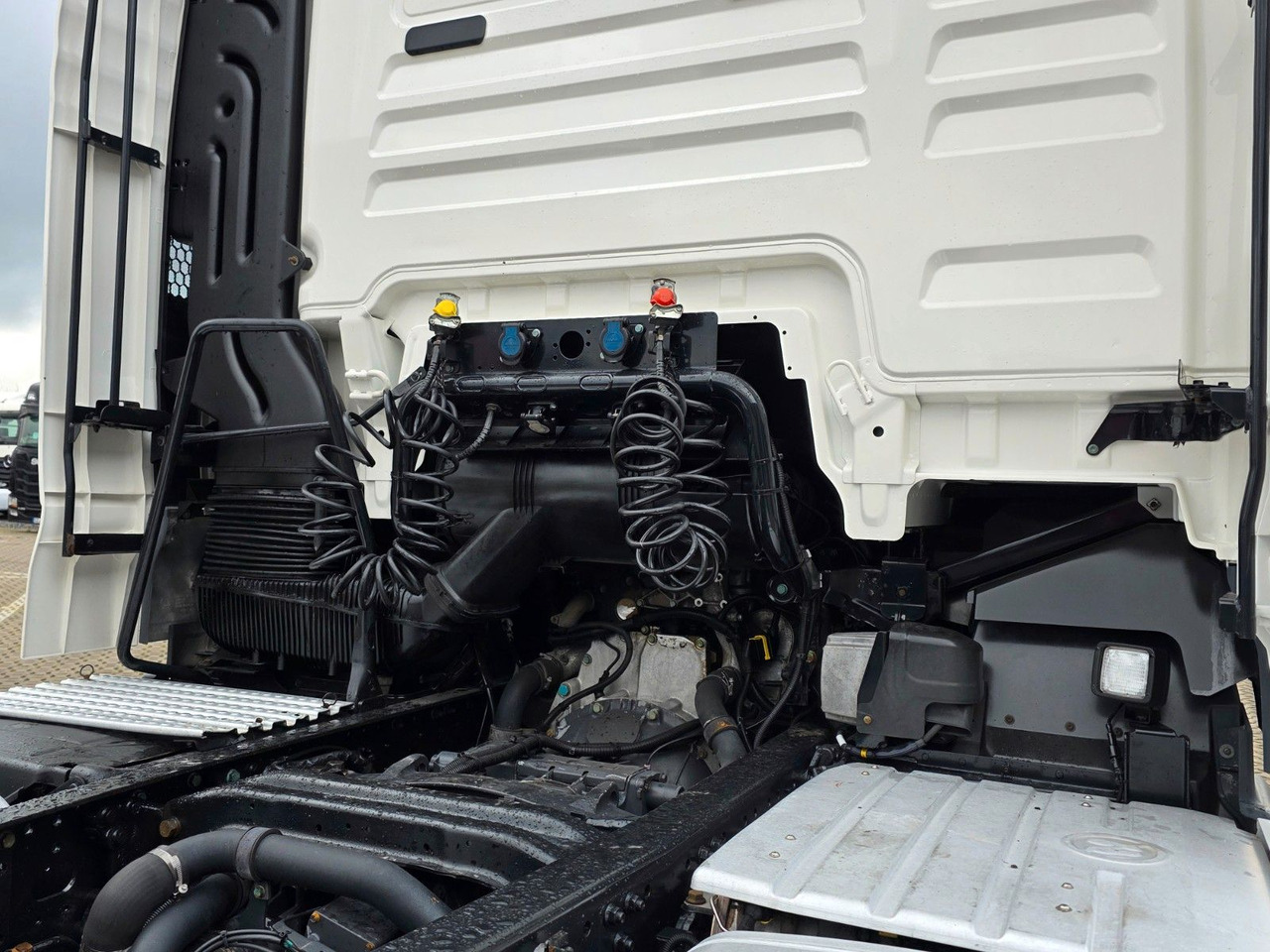 Tegljač MAN TGX 18.500 4x2 BLS / Retarder / 2 Tanks: slika Tegljač MAN TGX 18.500 4x2 BLS / Retarder / 2 Tanks Tegljač MAN TGX 18.500 4x2 BLS / Retarder / 2 Tanks: slika Tegljač MAN TGX 18.500 4x2 BLS / Retarder / 2 Tanks