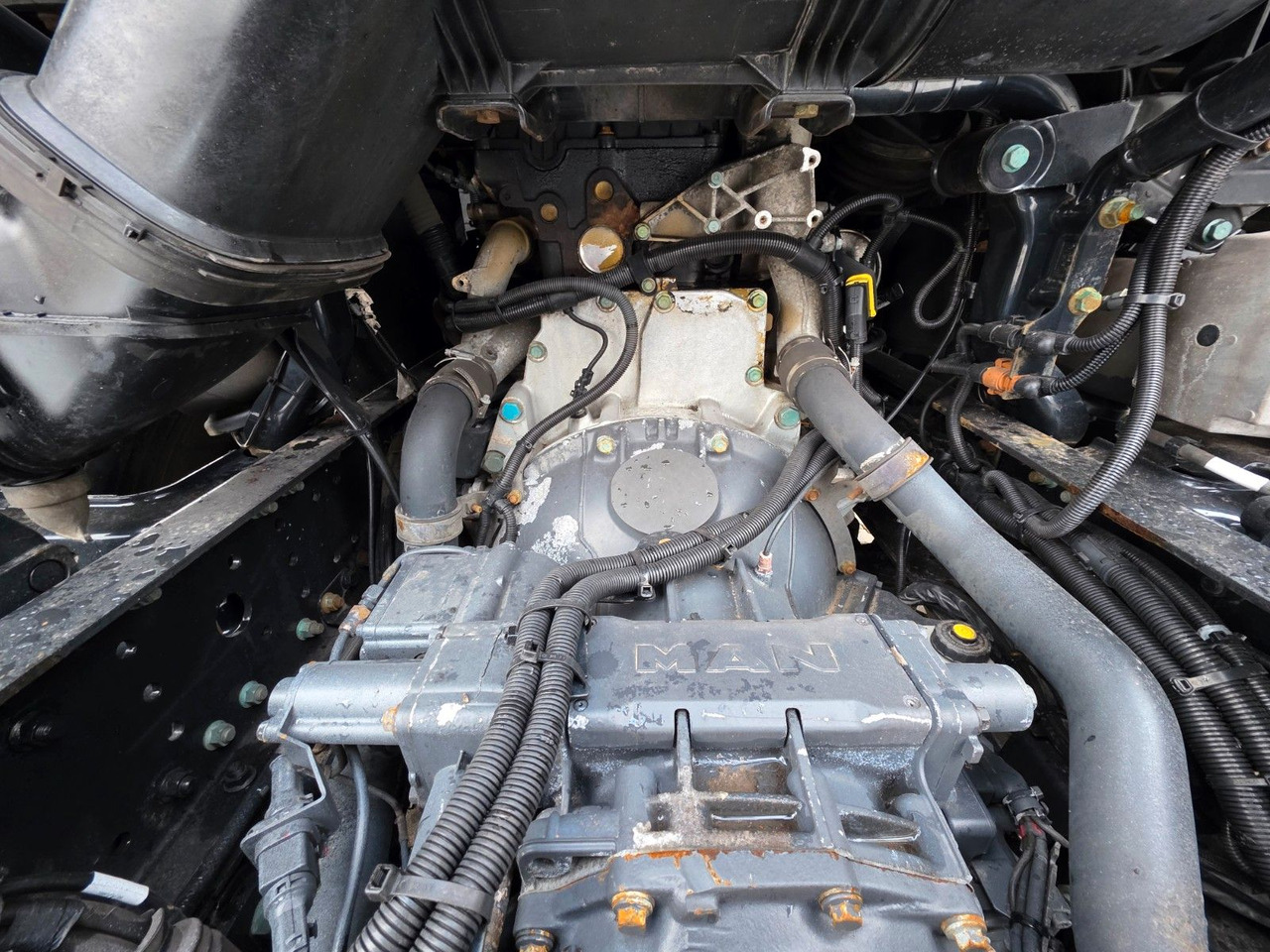 Tegljač MAN TGX 18.500 4x2 BLS / Retarder / 2 Tanks: slika Tegljač MAN TGX 18.500 4x2 BLS / Retarder / 2 Tanks Tegljač MAN TGX 18.500 4x2 BLS / Retarder / 2 Tanks: slika Tegljač MAN TGX 18.500 4x2 BLS / Retarder / 2 Tanks