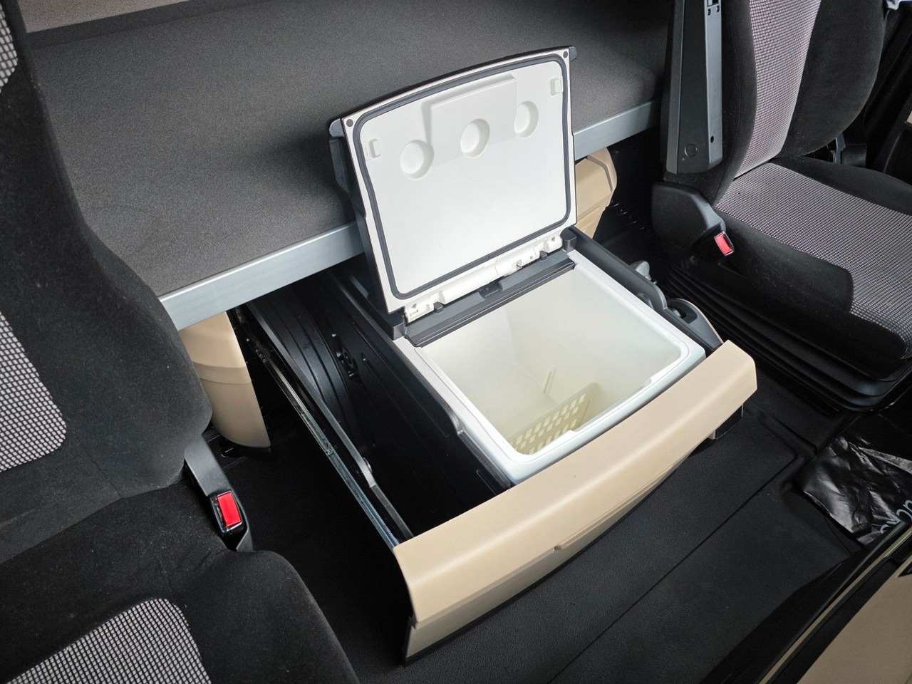 Tegljač MAN TGX 18.500 4x2 BLS / Retarder / 2 Tanks: slika Tegljač MAN TGX 18.500 4x2 BLS / Retarder / 2 Tanks Tegljač MAN TGX 18.500 4x2 BLS / Retarder / 2 Tanks: slika Tegljač MAN TGX 18.500 4x2 BLS / Retarder / 2 Tanks